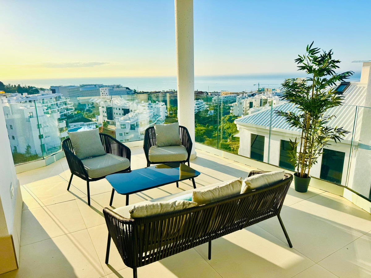 3 Bed Apartment for sale in Fuengirola Costa Del Sol, Málaga, Spain