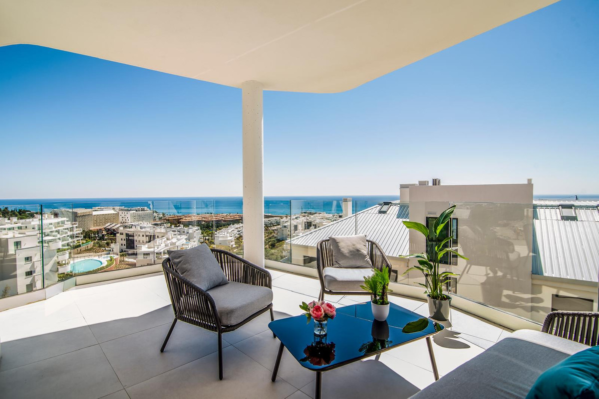 3 Bed Apartment for sale in Fuengirola Costa Del Sol, Málaga, Spain