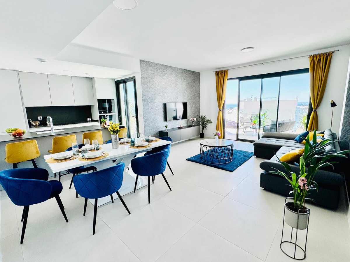 3 Bed Apartment for sale in Fuengirola Costa Del Sol, Málaga, Spain