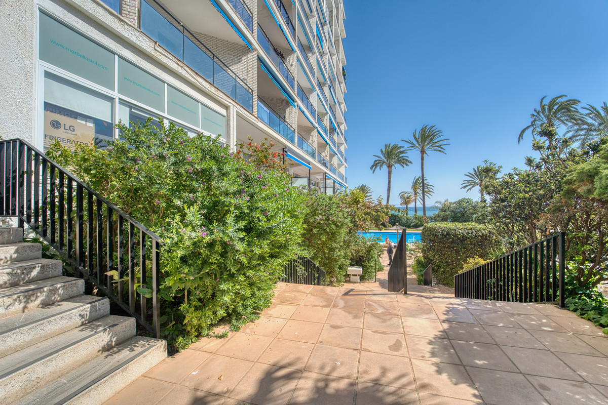 1 Bed Apartment for sale in Marbella Costa Del Sol, Málaga, Spain
