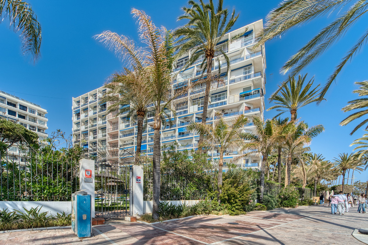 1 Bed Apartment for sale in Marbella Costa Del Sol, Málaga, Spain