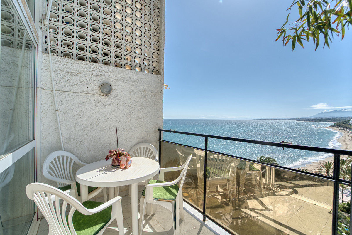 1 Bed Apartment for sale in Marbella Costa Del Sol, Málaga, Spain