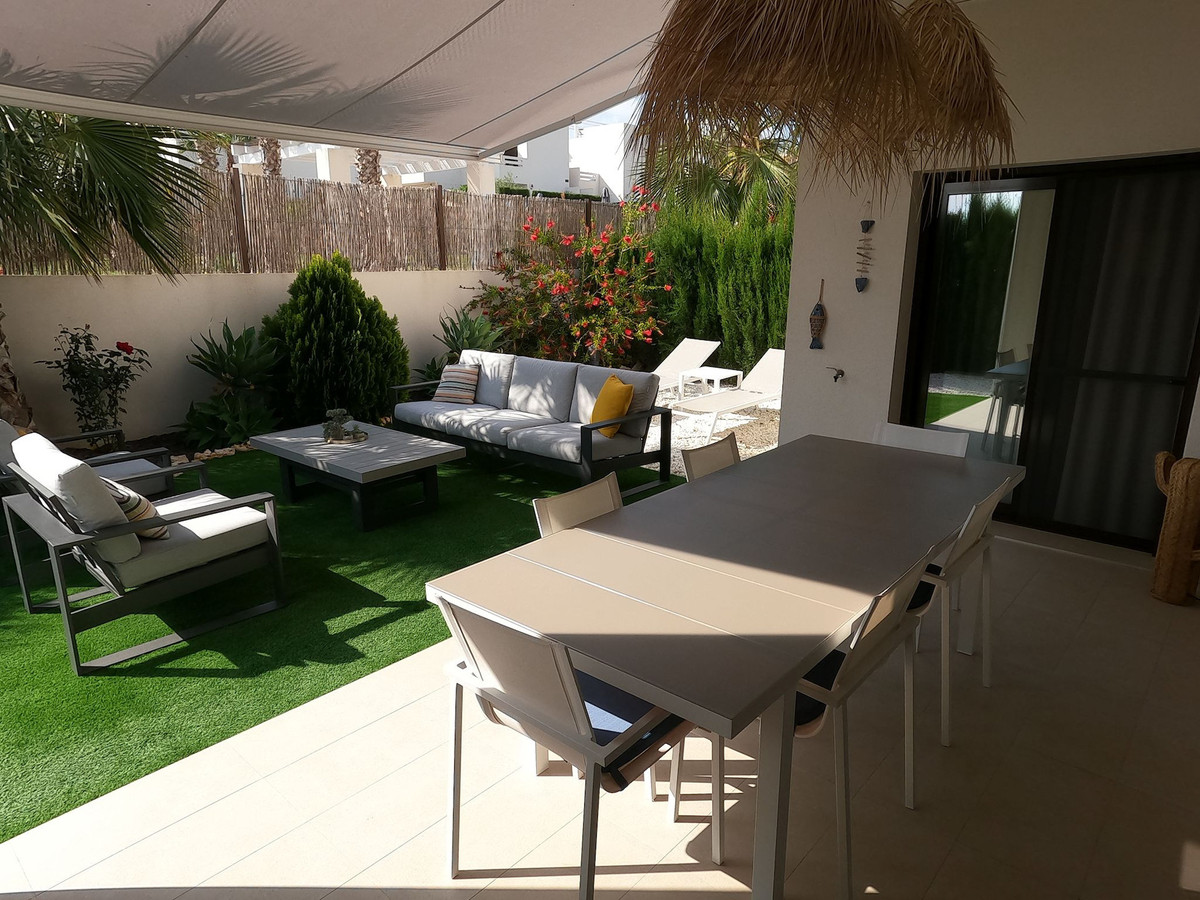 Se vende Apartamento Planta Baja de 2 dormitorios en Costa Blanca, Alicante, España