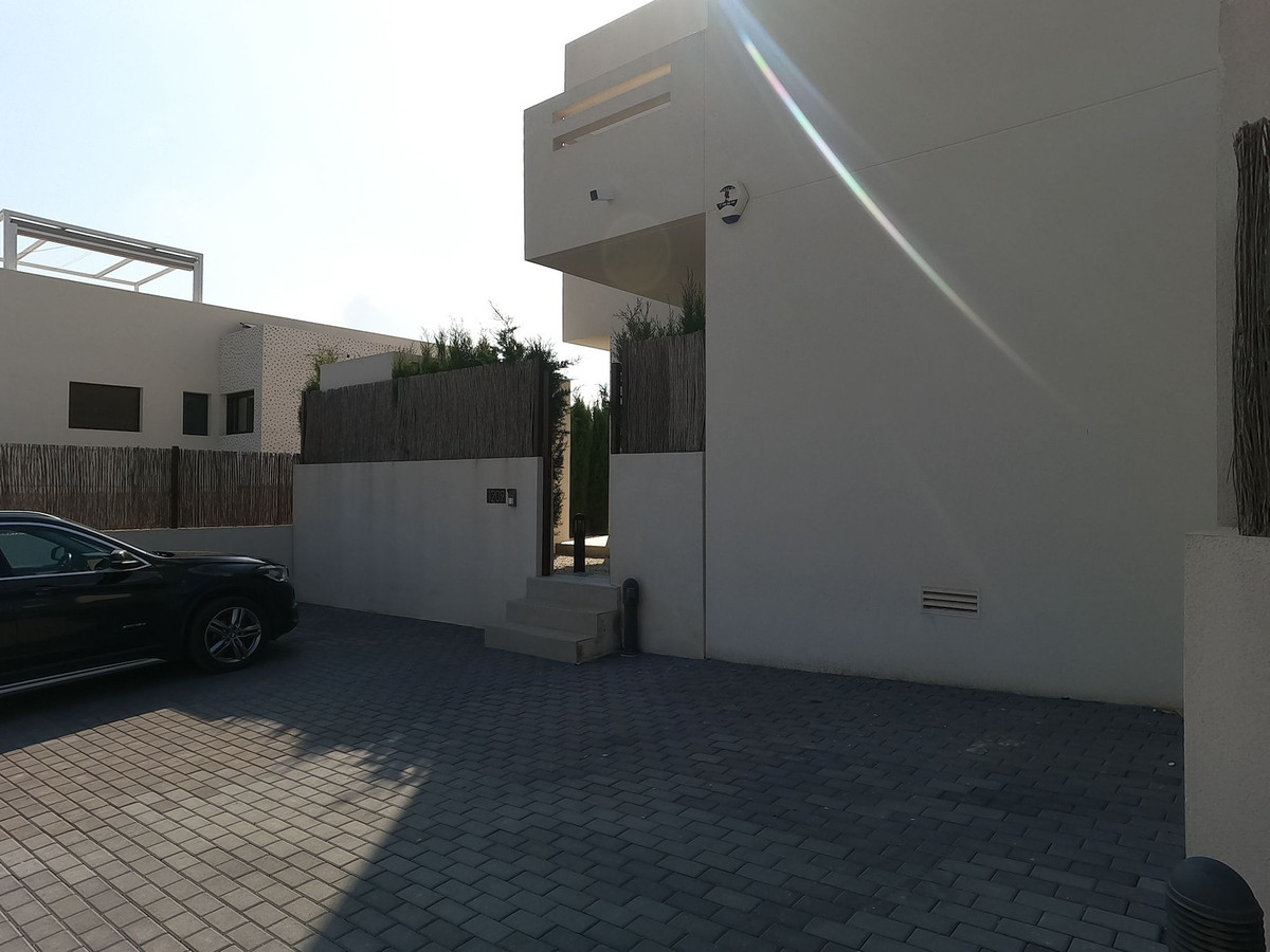 Se vende Apartamento Planta Baja de 2 dormitorios en Costa Blanca, Alicante, España