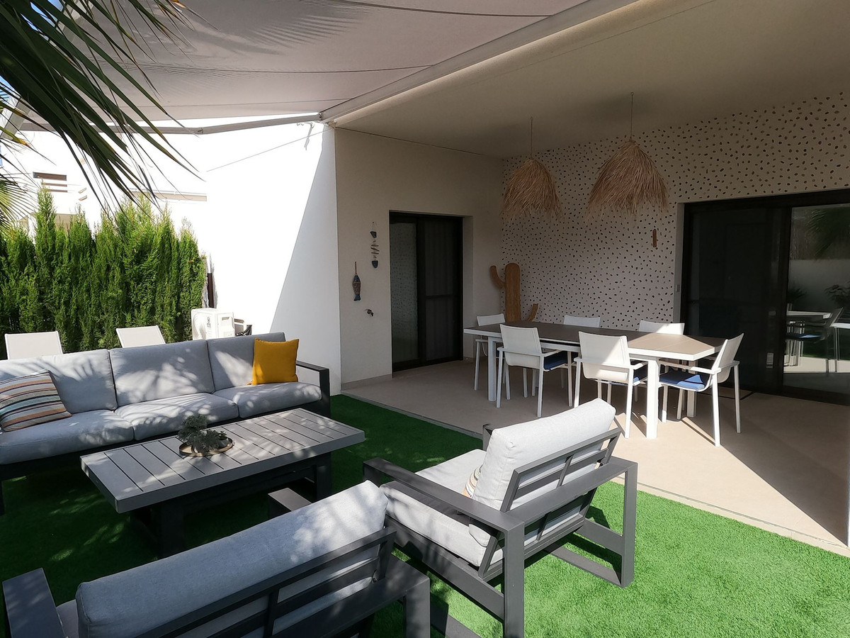 Se vende Apartamento Planta Baja de 2 dormitorios en Costa Blanca, Alicante, España
