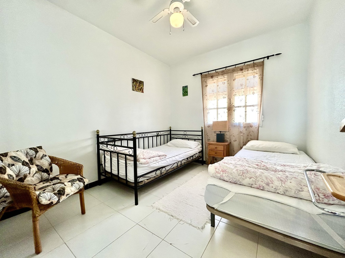 Se vende Apartamento Planta Media de 2 dormitorios en Costa Blanca, Alicante, España