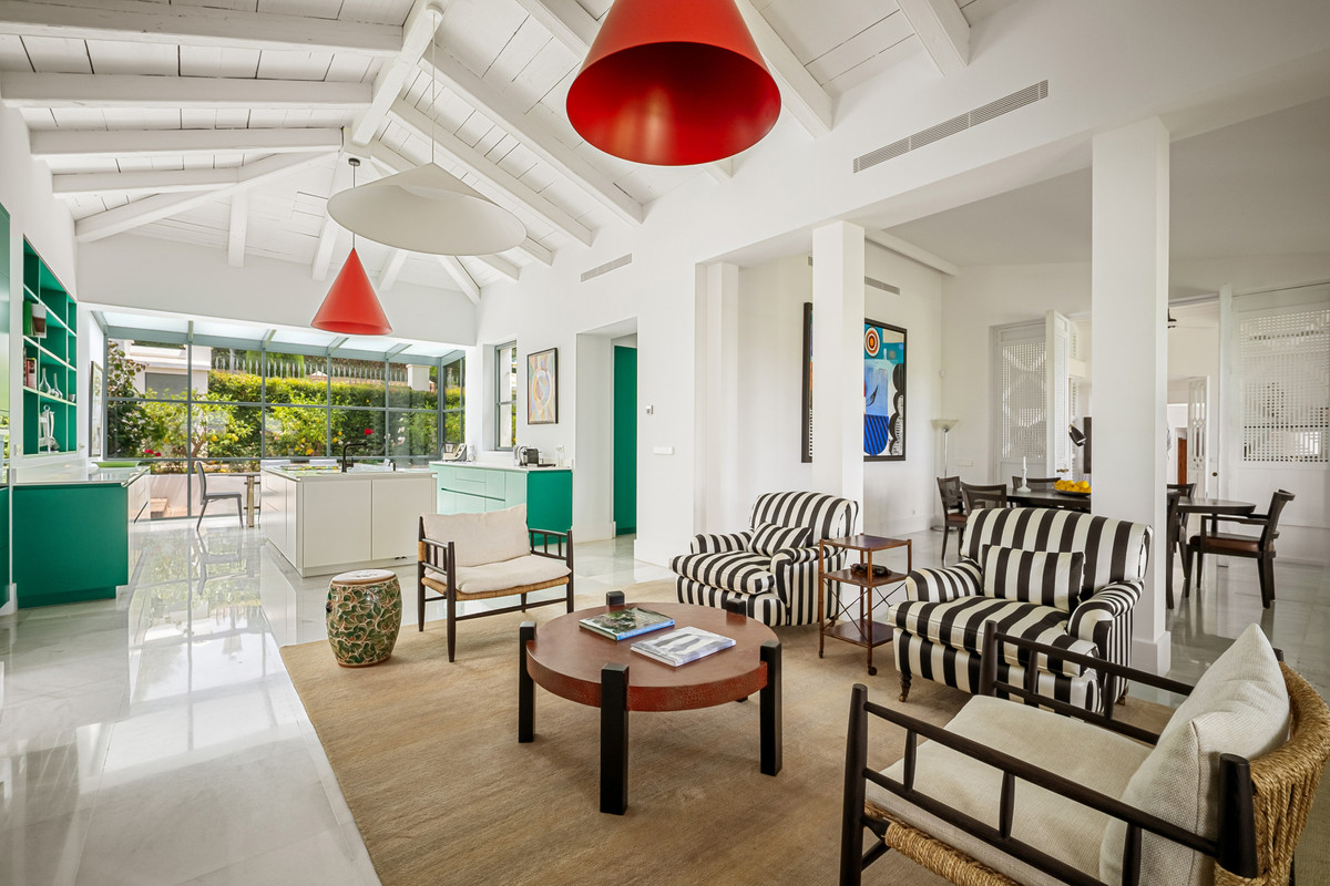 Se vende Villa - Chalet de 6 dormitorios en Costa Del Sol, Málaga, España