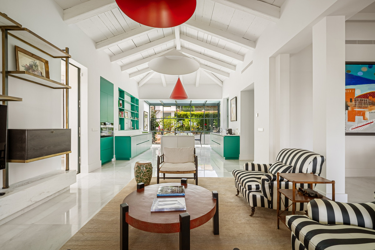 Se vende Villa - Chalet de 6 dormitorios en Costa Del Sol, Málaga, España