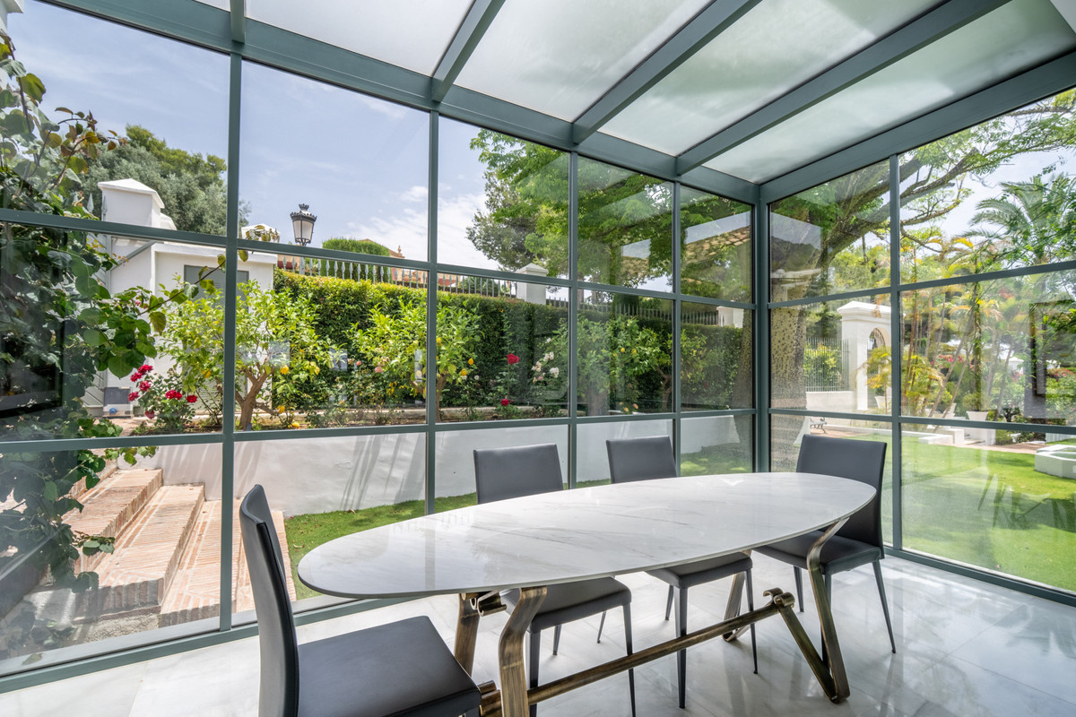 Se vende Villa - Chalet de 6 dormitorios en Costa Del Sol, Málaga, España