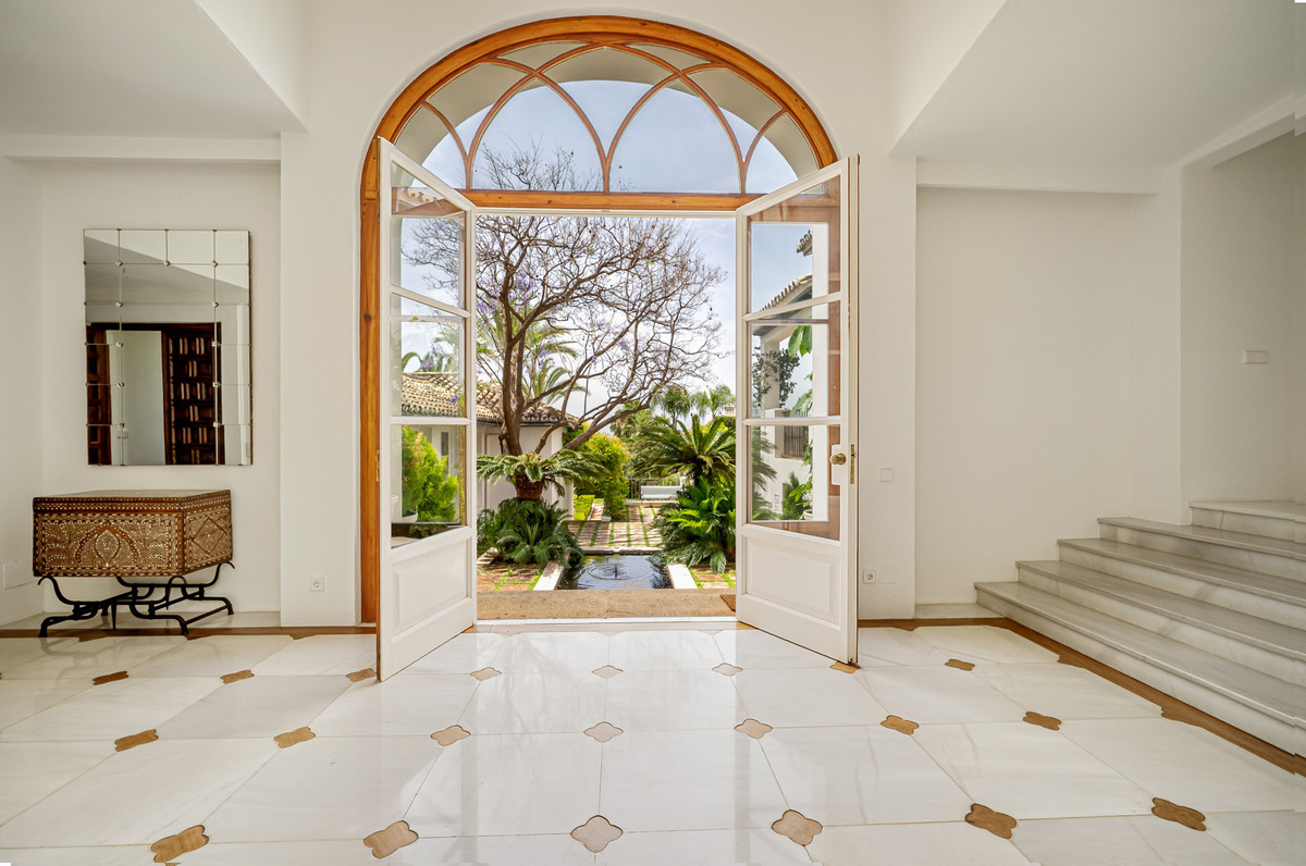 Se vende Villa - Chalet de 6 dormitorios en Costa Del Sol, Málaga, España