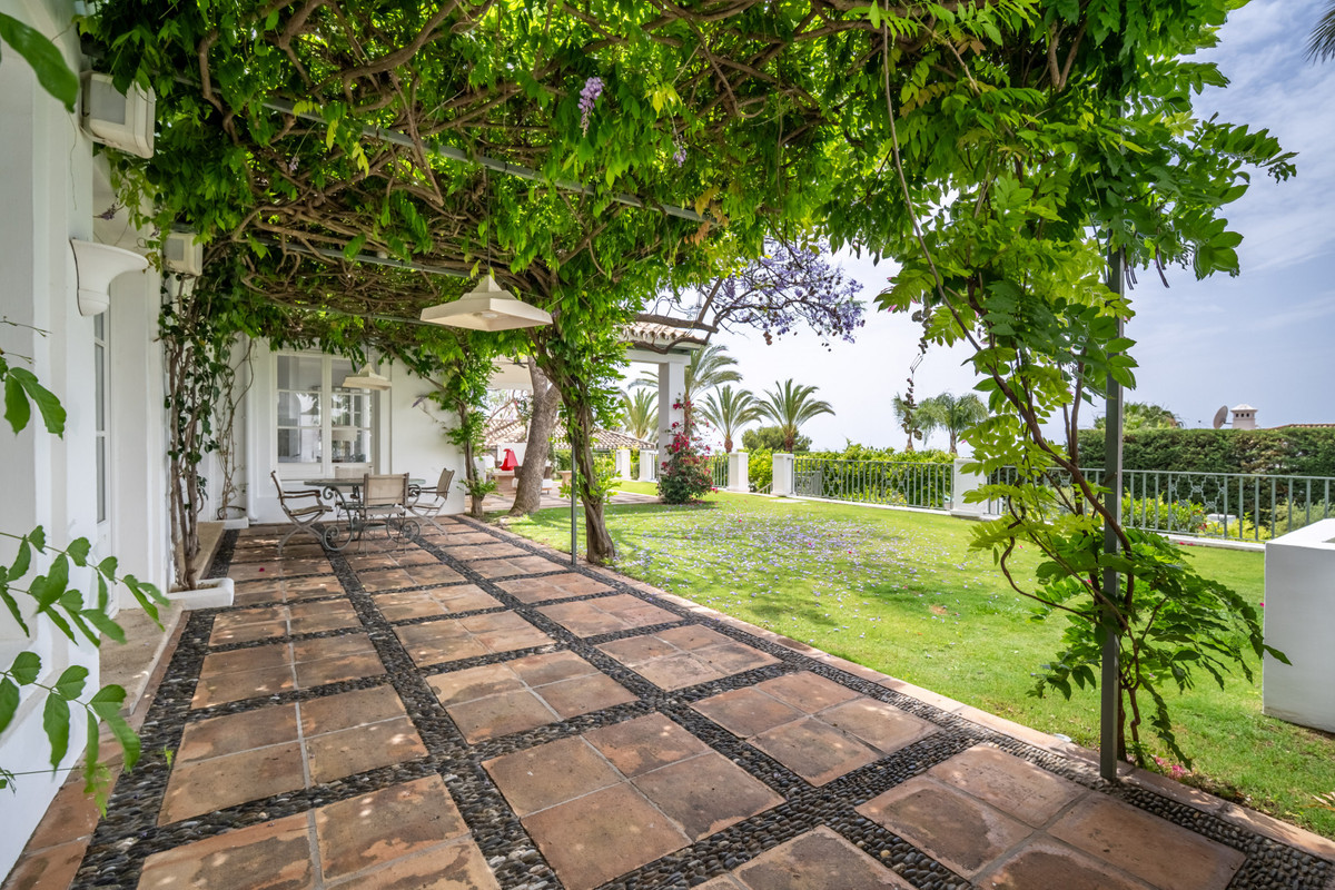 Se vende Villa - Chalet de 6 dormitorios en Costa Del Sol, Málaga, España