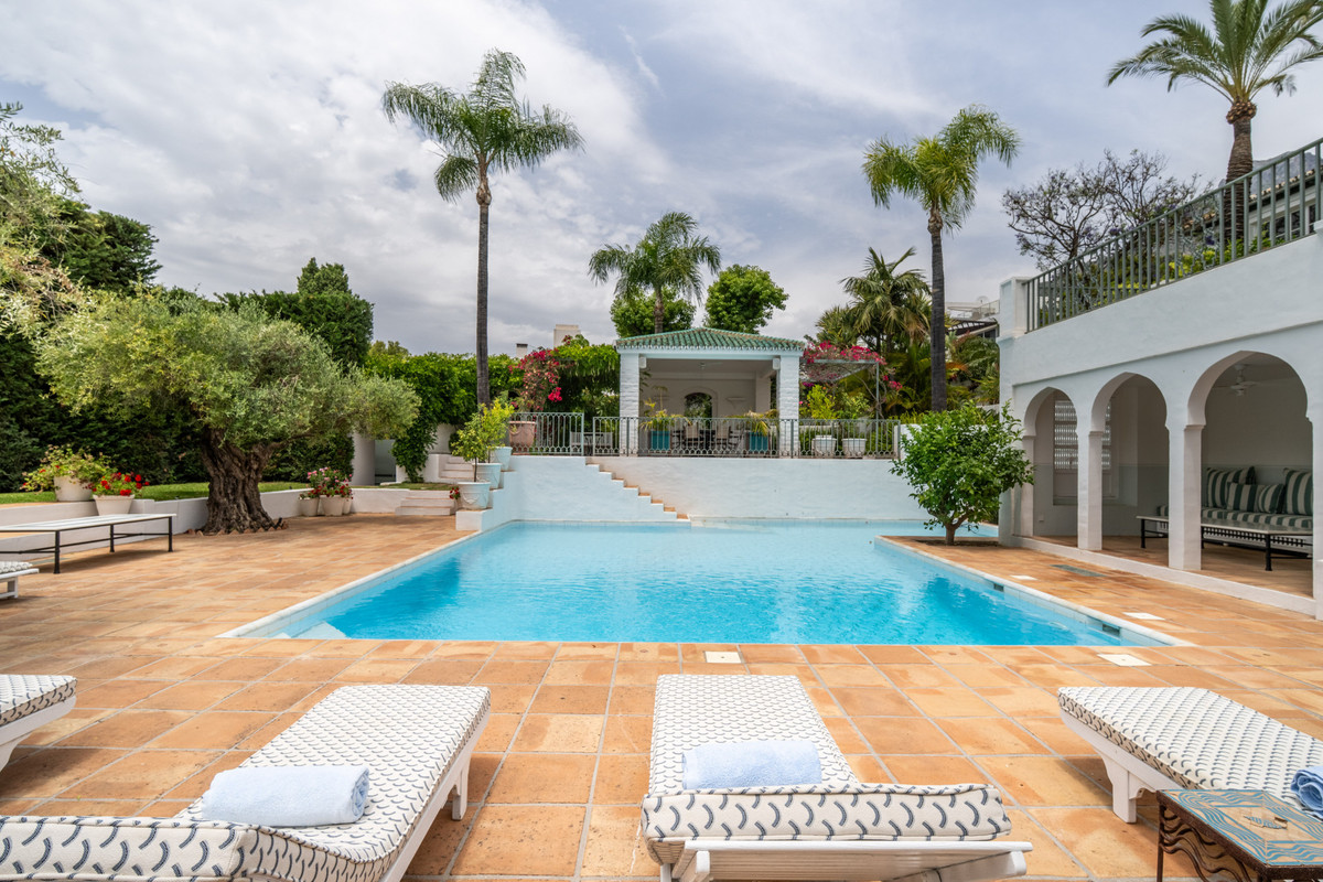 Se vende Villa - Chalet de 6 dormitorios en Costa Del Sol, Málaga, España