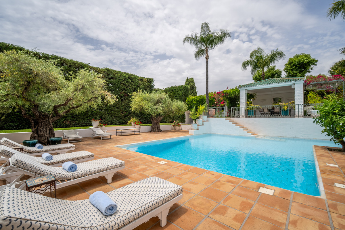 Se vende Villa - Chalet de 6 dormitorios en Costa Del Sol, Málaga, España
