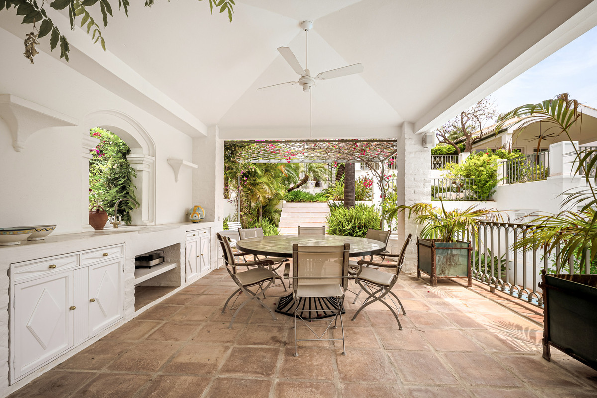 Se vende Villa - Chalet de 6 dormitorios en Costa Del Sol, Málaga, España