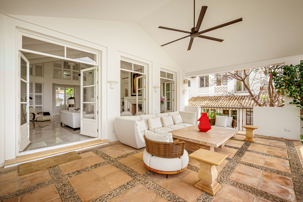 Se vende Villa - Chalet de 6 dormitorios en Costa Del Sol, Málaga, España