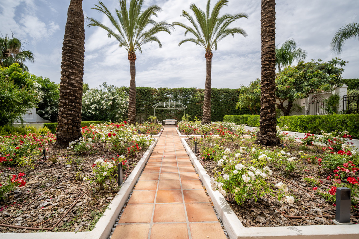 Se vende Villa - Chalet de 6 dormitorios en Costa Del Sol, Málaga, España