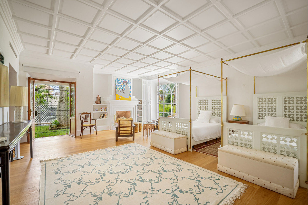 Se vende Villa - Chalet de 6 dormitorios en Costa Del Sol, Málaga, España