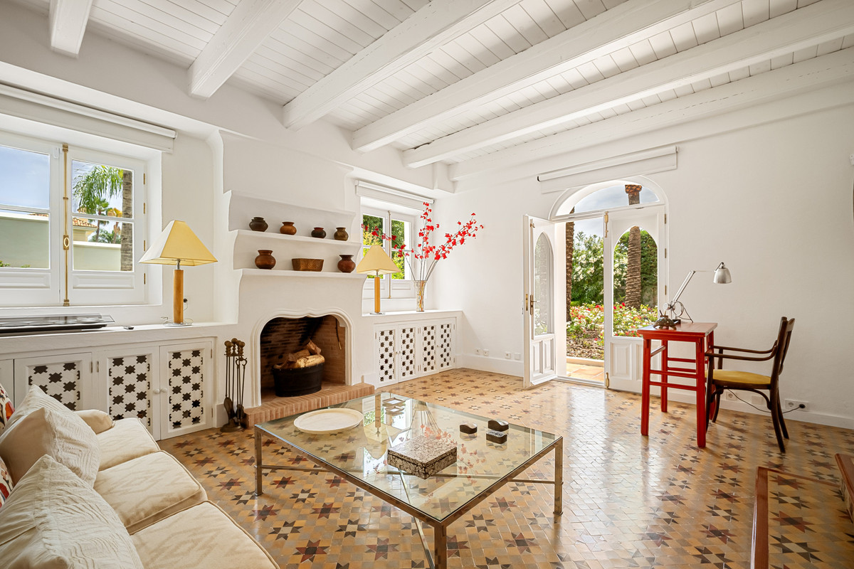 Se vende Villa - Chalet de 6 dormitorios en Costa Del Sol, Málaga, España