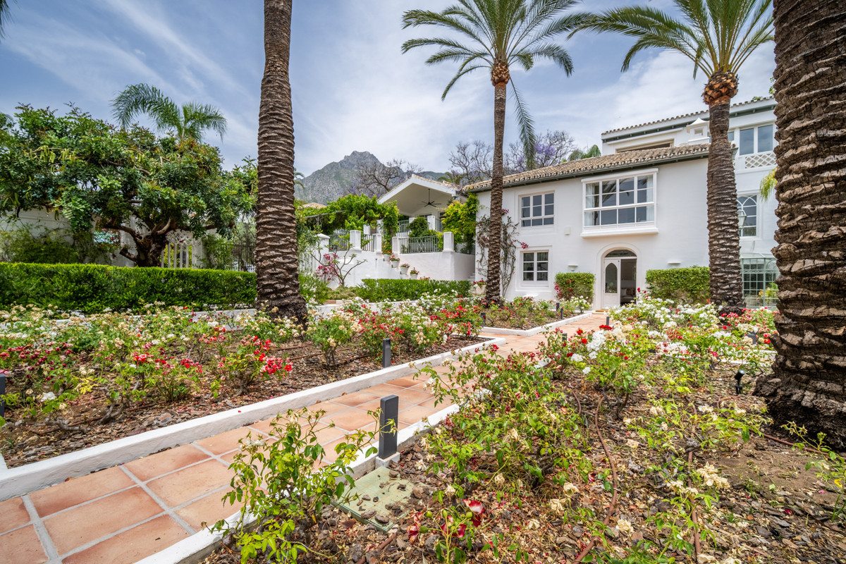Se vende Villa - Chalet de 6 dormitorios en Costa Del Sol, Málaga, España