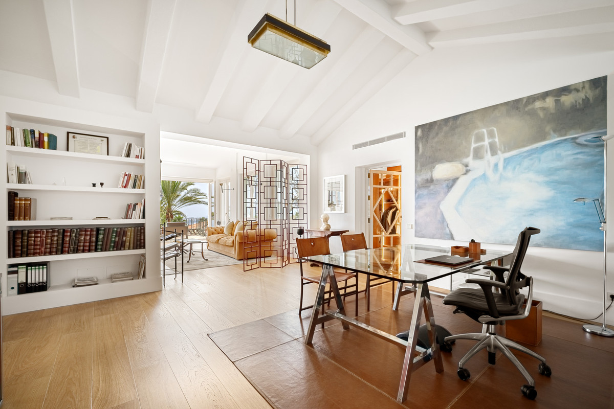 Se vende Villa - Chalet de 6 dormitorios en Costa Del Sol, Málaga, España