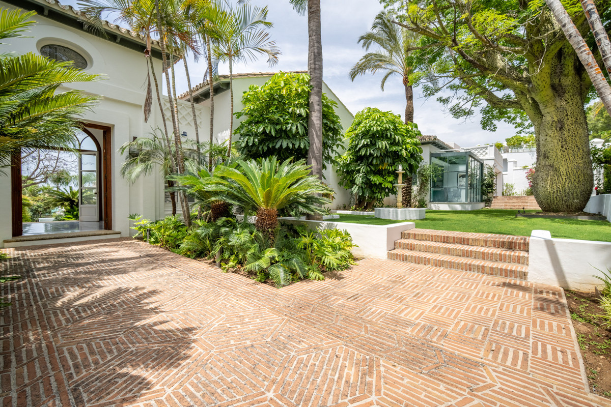 Se vende Villa - Chalet de 6 dormitorios en Costa Del Sol, Málaga, España