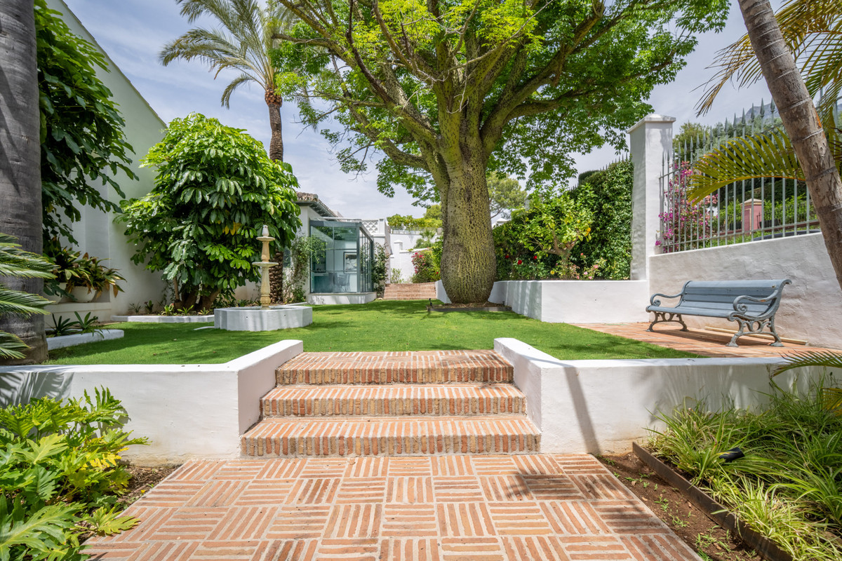 Se vende Villa - Chalet de 6 dormitorios en Costa Del Sol, Málaga, España
