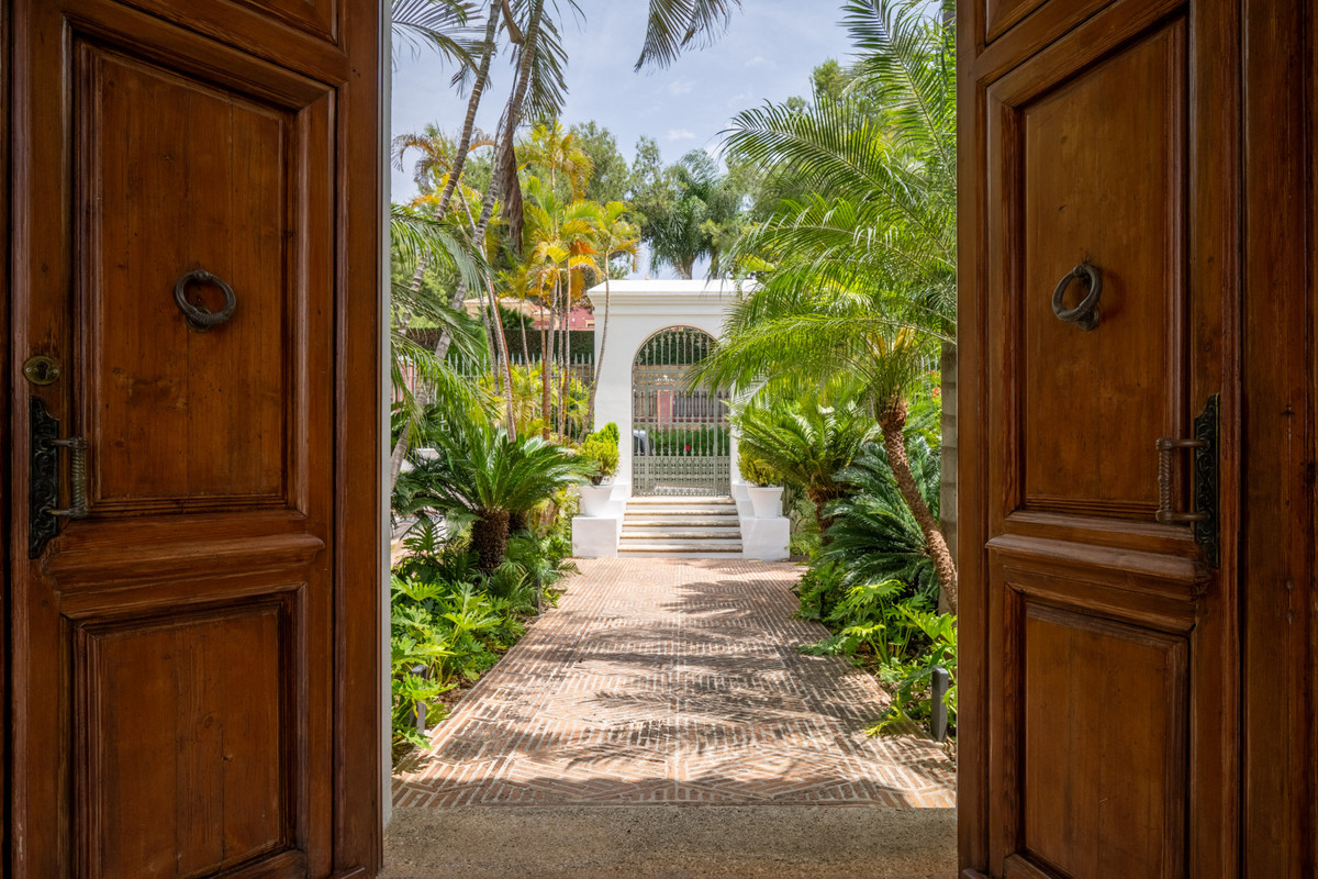 Se vende Villa - Chalet de 6 dormitorios en Costa Del Sol, Málaga, España
