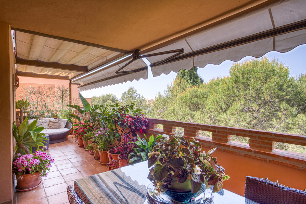 3 Bed Apartment for sale in The Golden Mile Costa Del Sol, Málaga, Spain