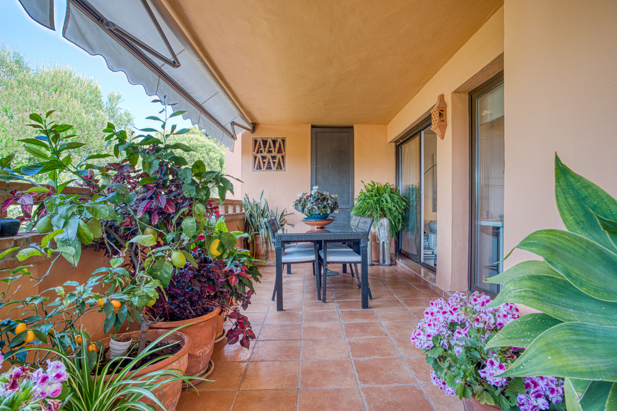 3 Bed Apartment for sale in The Golden Mile Costa Del Sol, Málaga, Spain