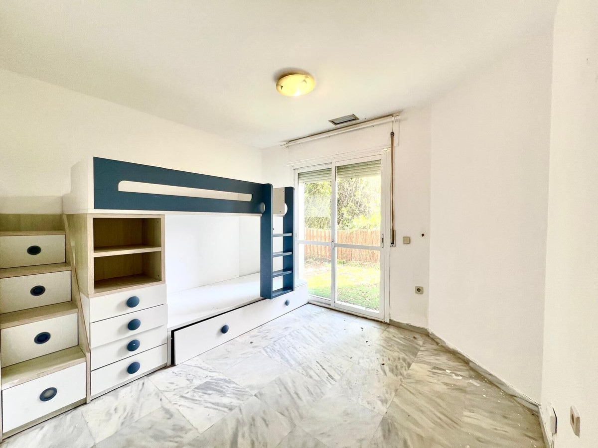 Se vende Apartamento Planta Baja de 3 dormitorios en Costa Del Sol, Málaga, España