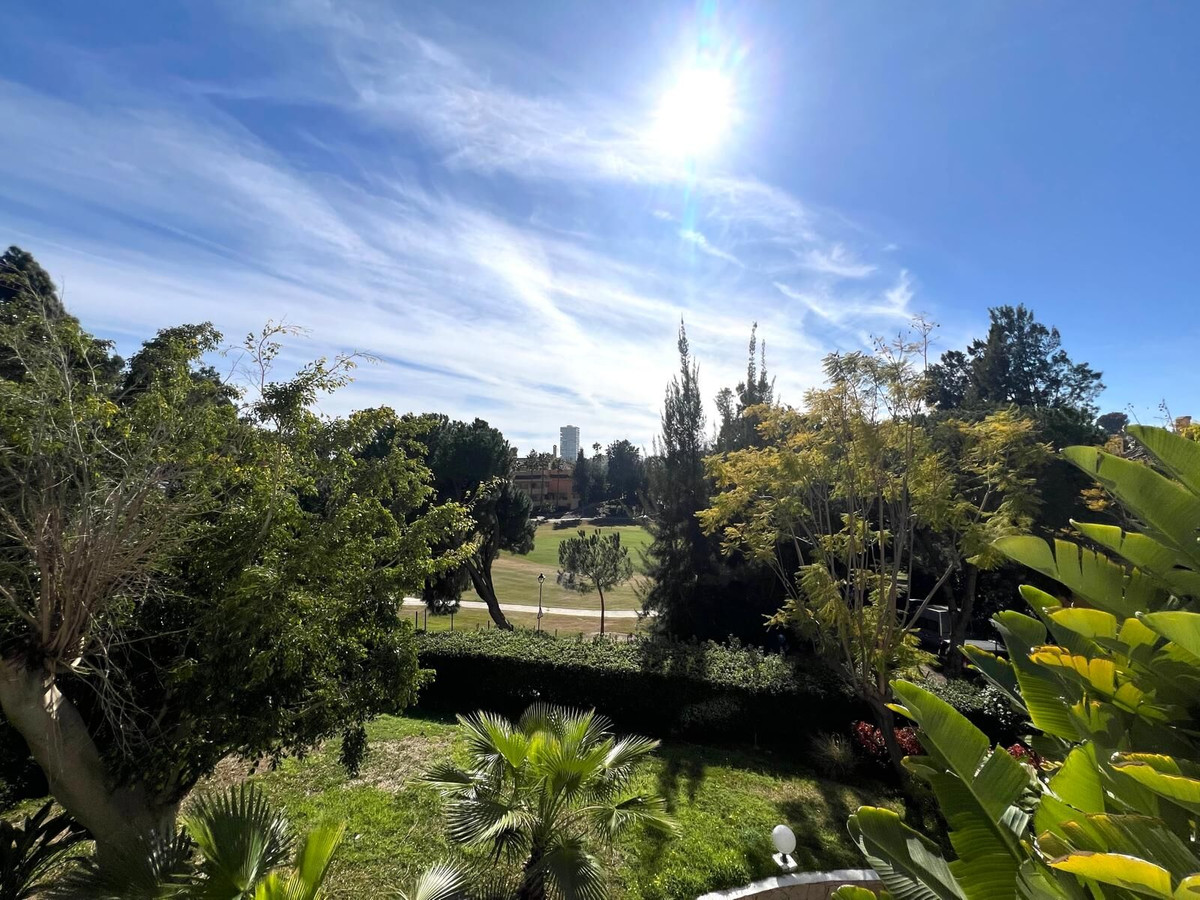 Se vende Apartamento Planta Baja de 3 dormitorios en Costa Del Sol, Málaga, España