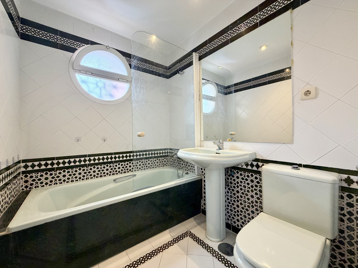 Se vende Adosada de 2 dormitorios en Costa Del Sol, Málaga, España