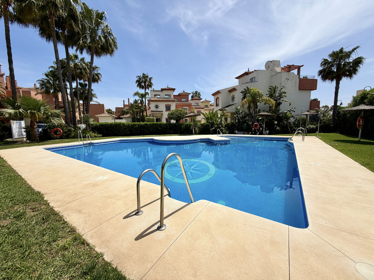 Se vende Adosada de 2 dormitorios en Costa Del Sol, Málaga, España