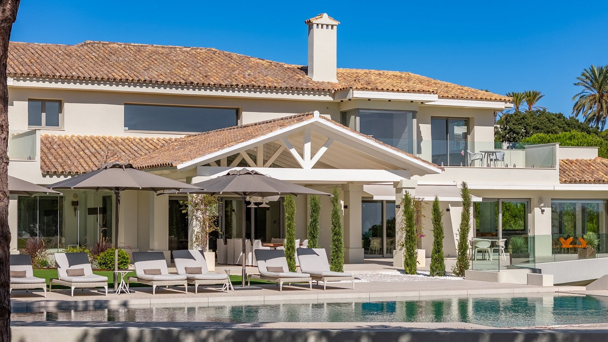 Se vende Villa - Chalet de 7 dormitorios en Costa Del Sol, Cadiz, España