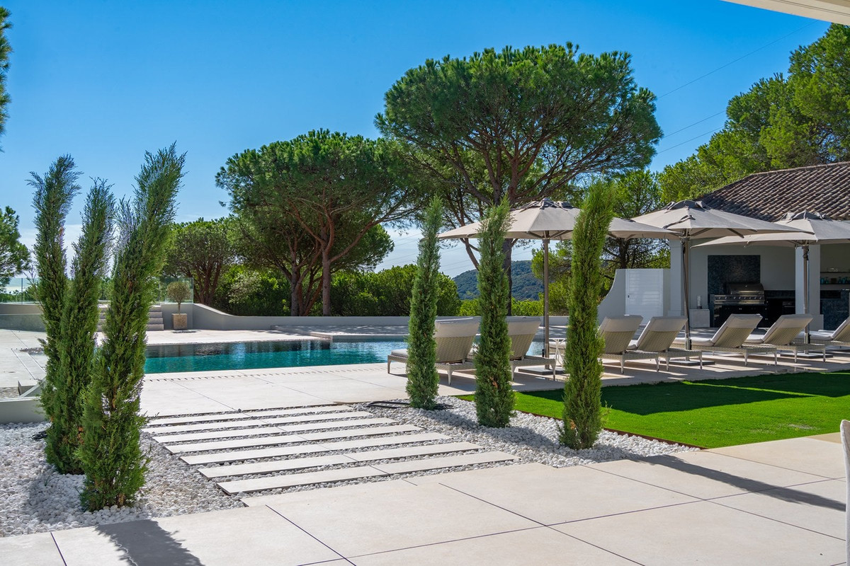 Se vende Villa - Chalet de 7 dormitorios en Costa Del Sol, Cadiz, España