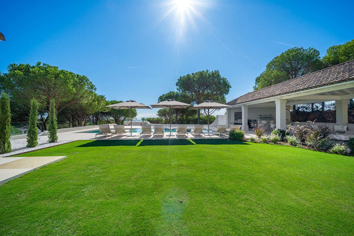 Se vende Villa - Chalet de 7 dormitorios en Costa Del Sol, Cadiz, España