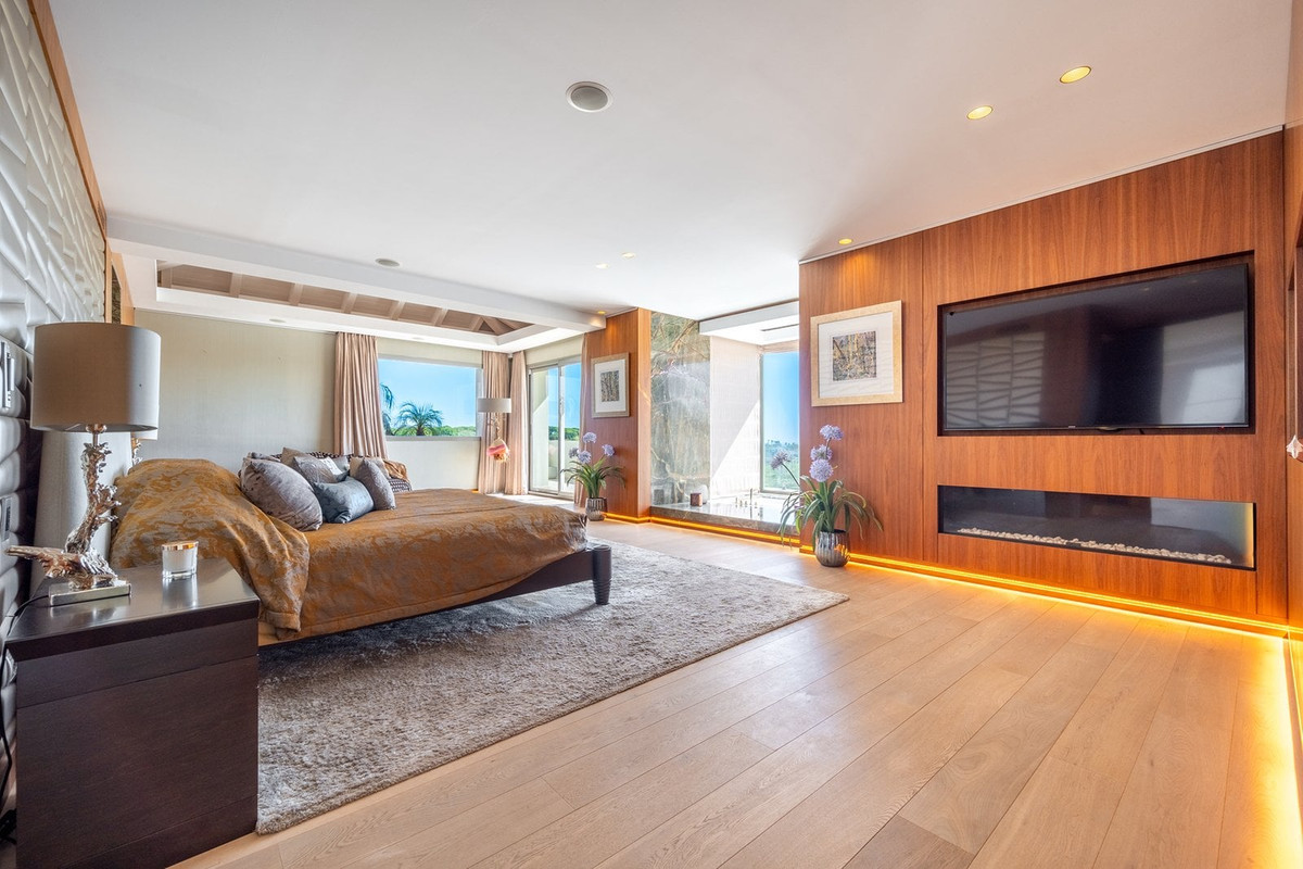 Se vende Villa - Chalet de 7 dormitorios en Costa Del Sol, Cadiz, España