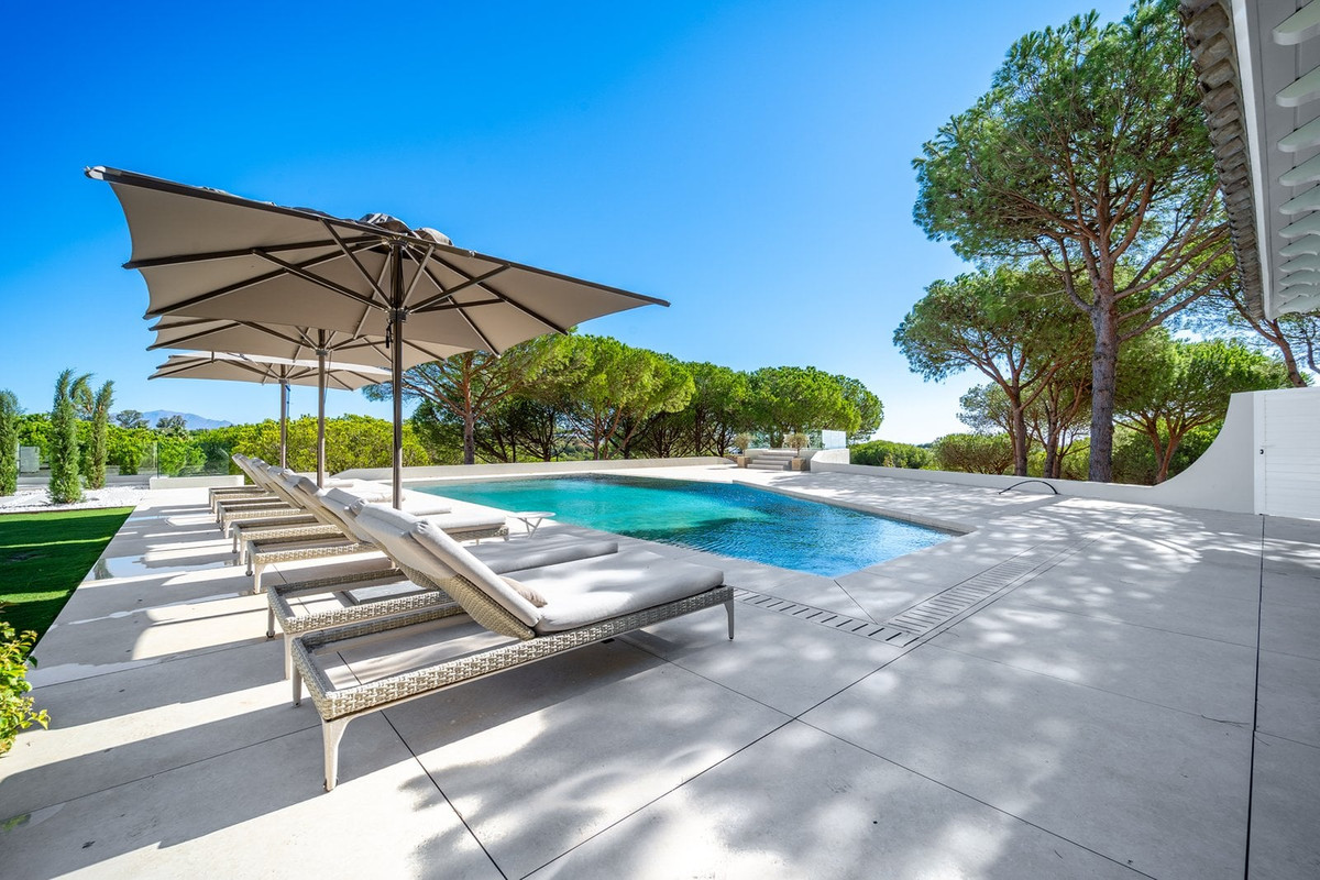 Se vende Villa - Chalet de 7 dormitorios en Costa Del Sol, Cadiz, España