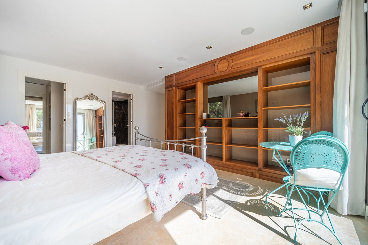 Se vende Villa - Chalet de 7 dormitorios en Costa Del Sol, Cadiz, España