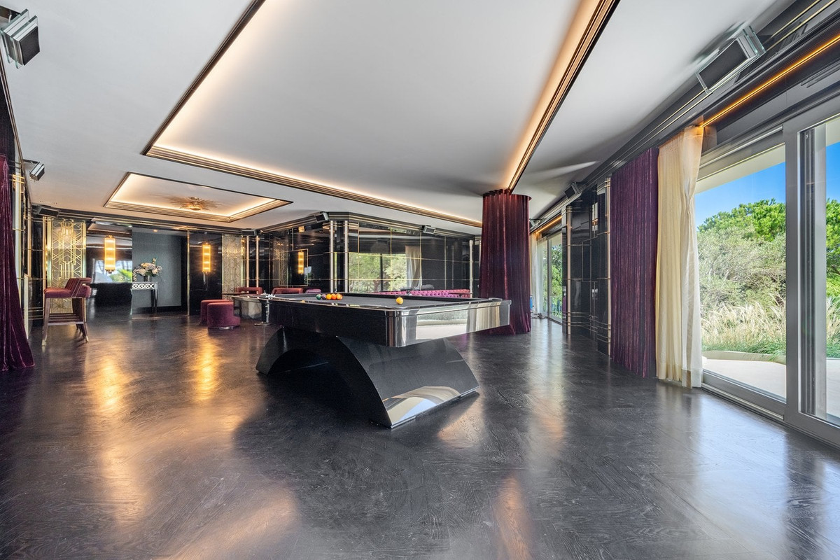 Se vende Villa - Chalet de 7 dormitorios en Costa Del Sol, Cadiz, España