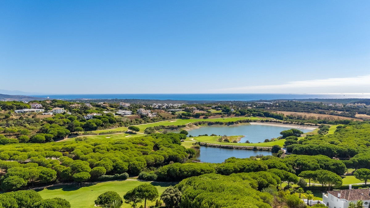 Se vende Villa - Chalet de 7 dormitorios en Costa Del Sol, Cadiz, España