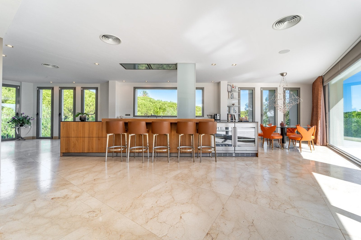 Se vende Villa - Chalet de 7 dormitorios en Costa Del Sol, Cadiz, España