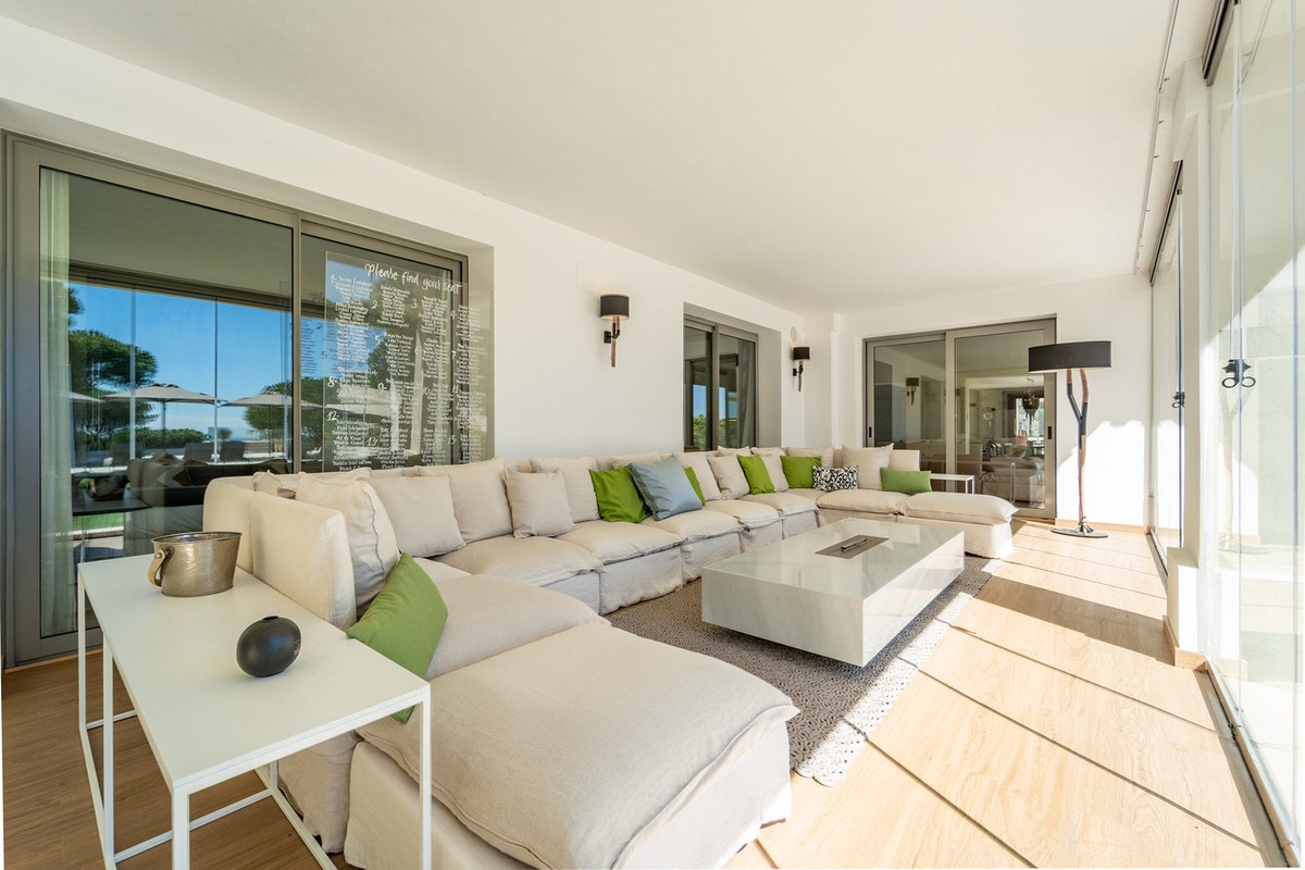Se vende Villa - Chalet de 7 dormitorios en Costa Del Sol, Cadiz, España