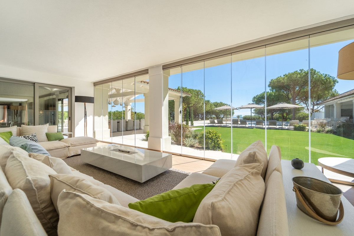 Se vende Villa - Chalet de 7 dormitorios en Costa Del Sol, Cadiz, España