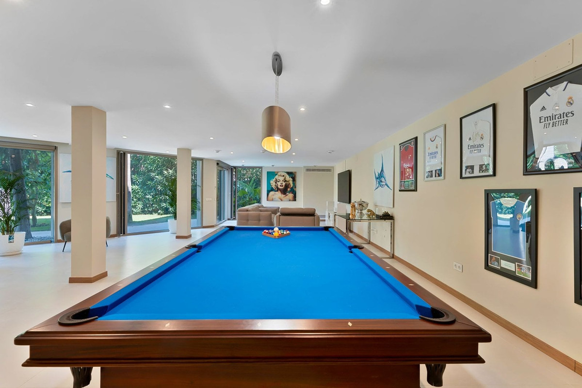 6 Bed Townhouse for sale in Marbella Costa Del Sol, Málaga, Spain