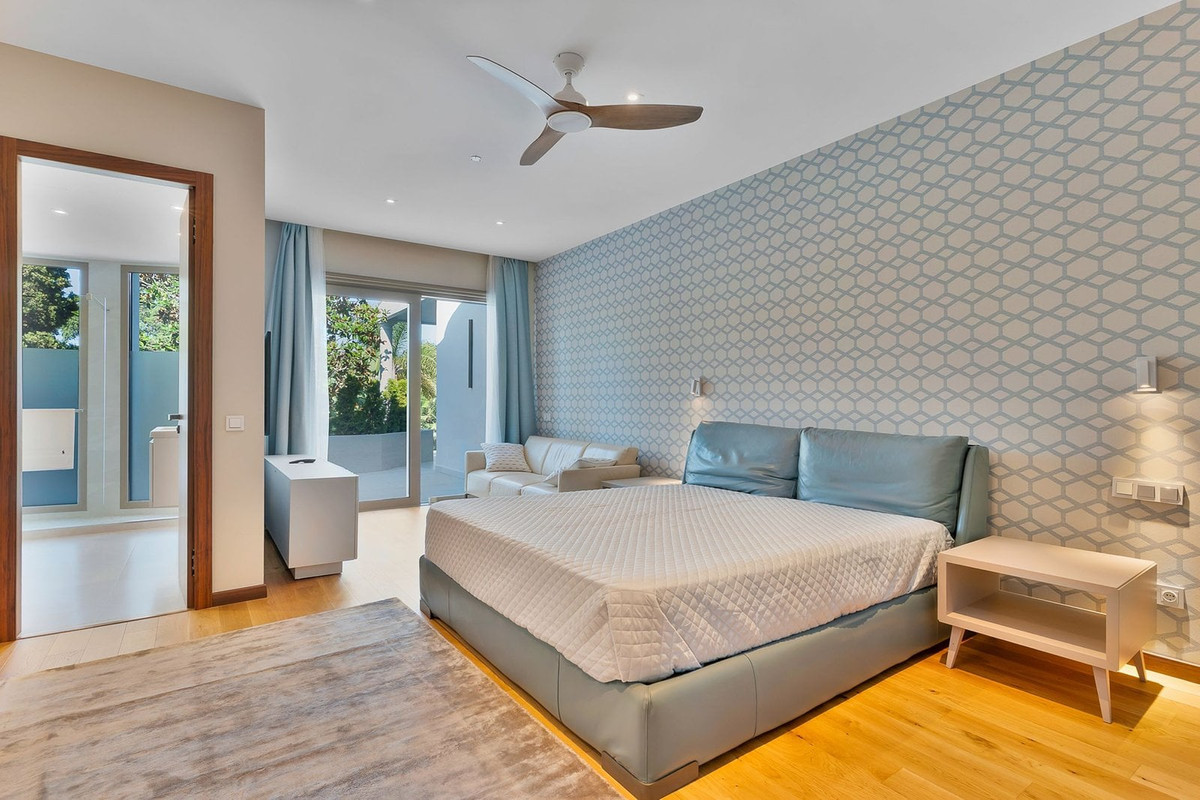 6 Bed Townhouse for sale in Marbella Costa Del Sol, Málaga, Spain