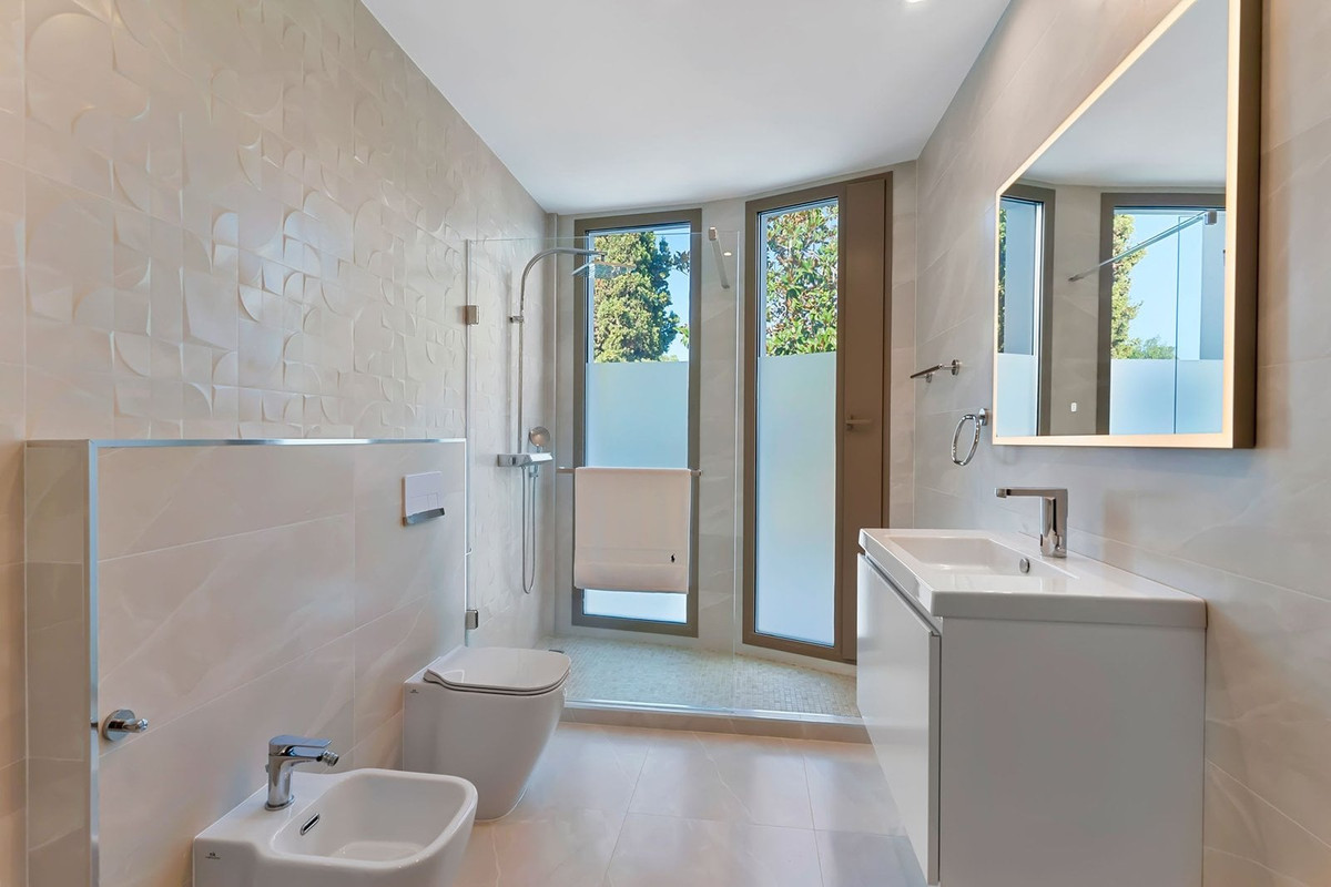 6 Bed Townhouse for sale in Marbella Costa Del Sol, Málaga, Spain
