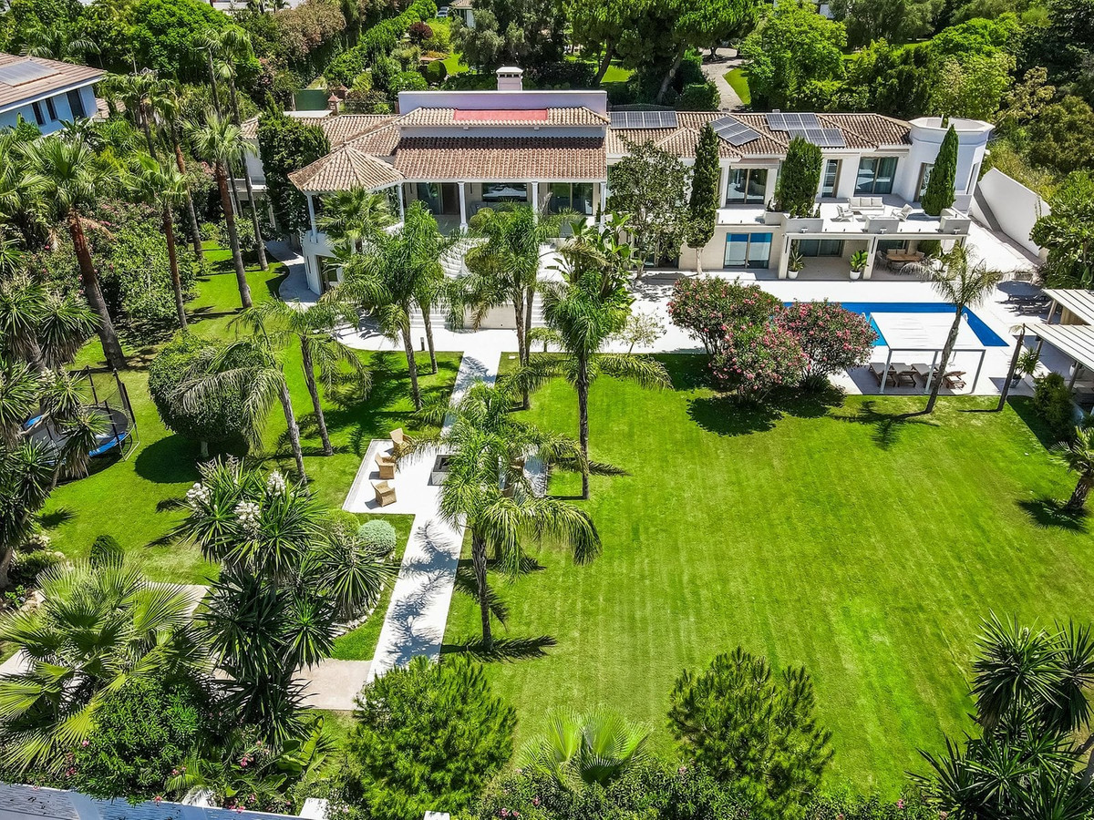 6 Bed Townhouse for sale in Marbella Costa Del Sol, Málaga, Spain