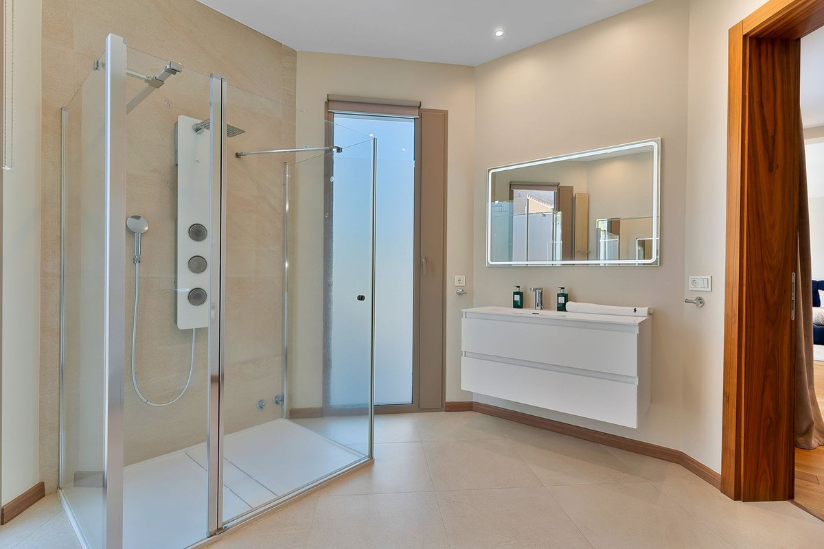 6 Bed Townhouse for sale in Marbella Costa Del Sol, Málaga, Spain