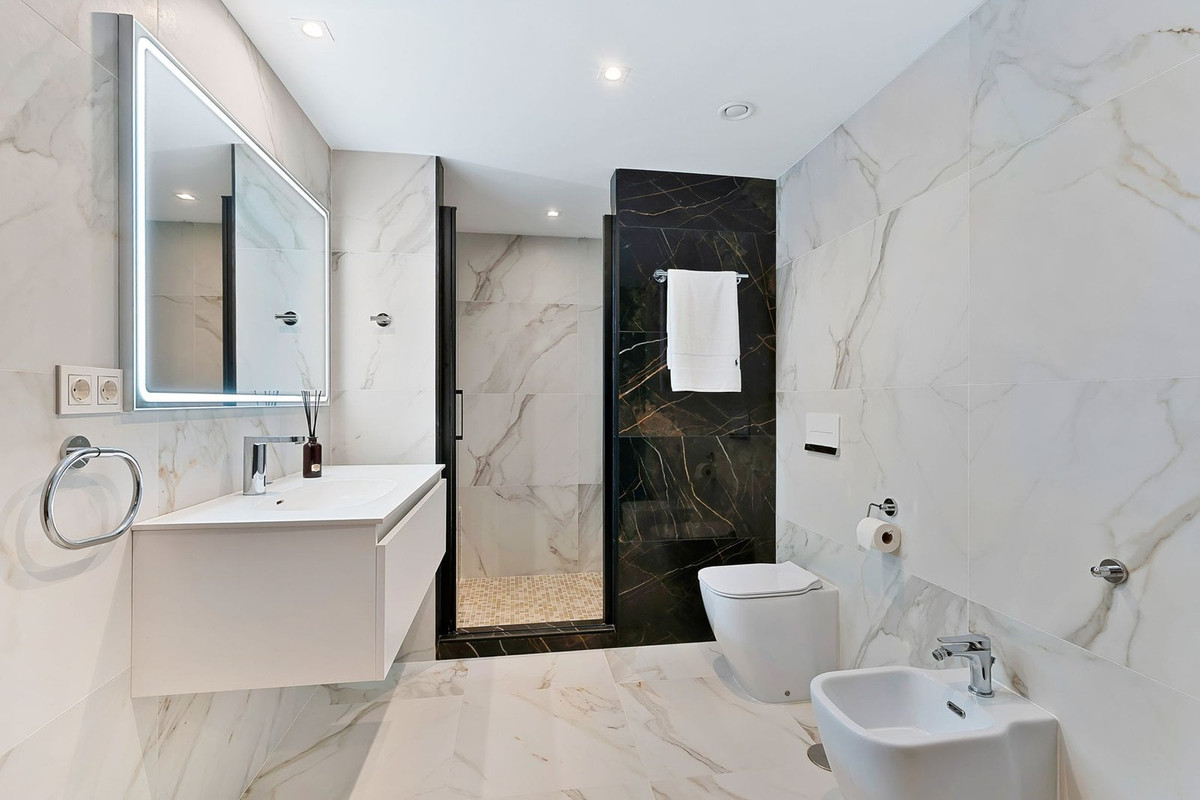 6 Bed Townhouse for sale in Marbella Costa Del Sol, Málaga, Spain